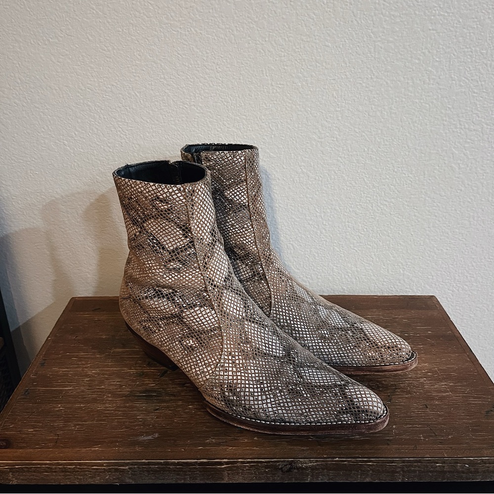 Men’s Snakeskin Boots